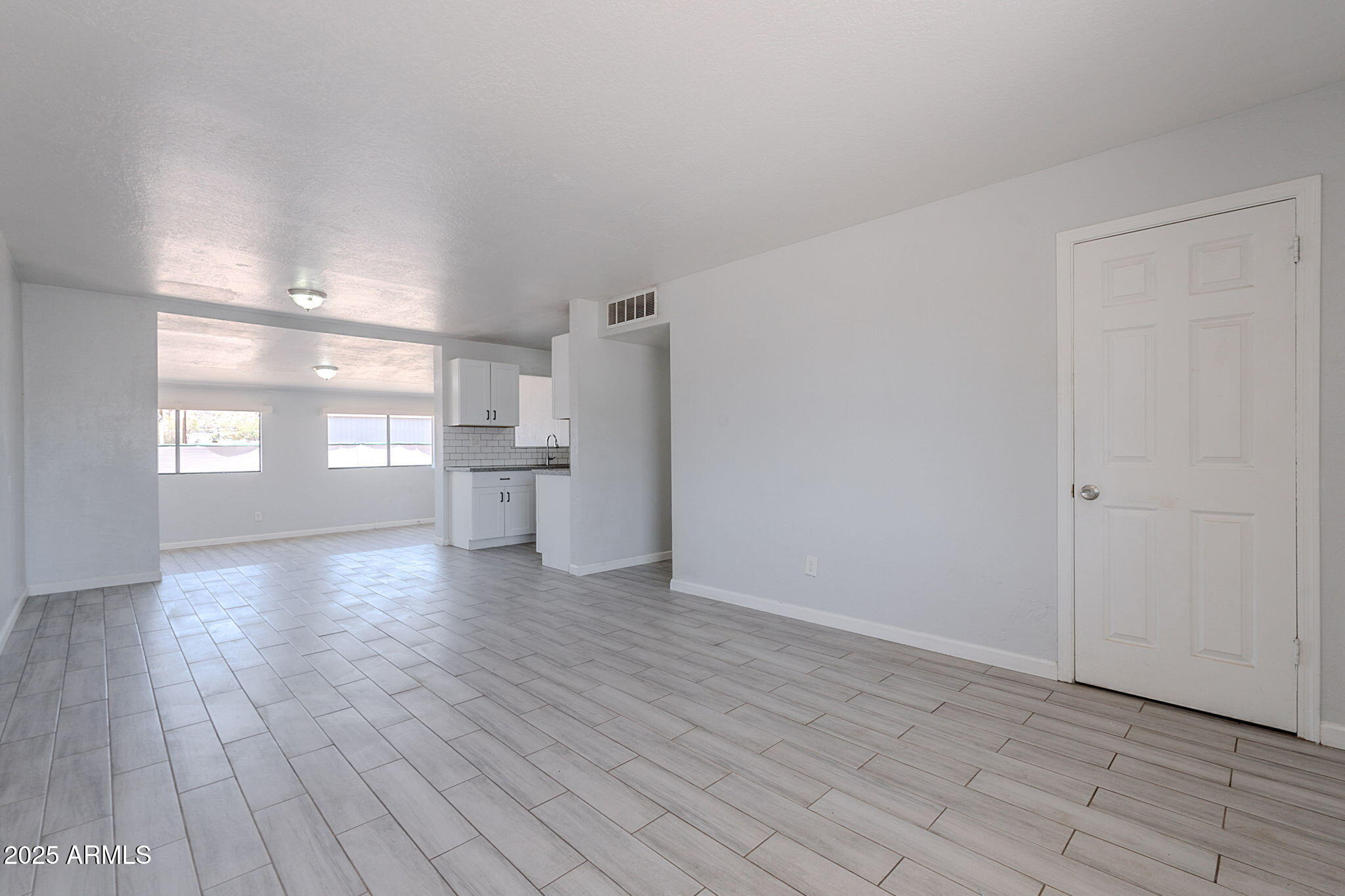 1526 West North Lane Phoenix, AZ 85021 - Photo 15 of 38 15-web-or-mls-North-15