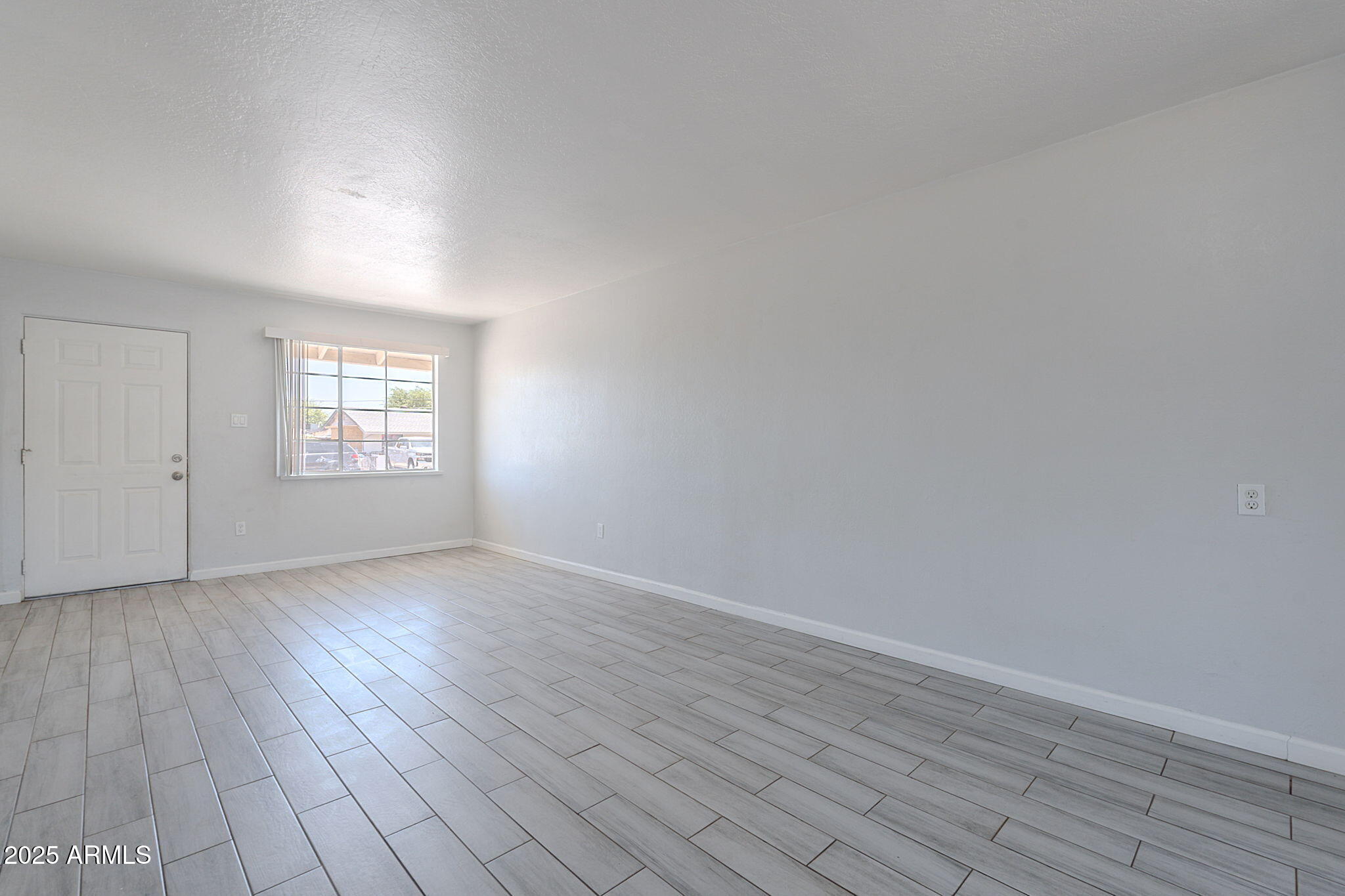 1526 West North Lane Phoenix, AZ 85021 - Photo 5 of 38 5-web-or-mls-North-5