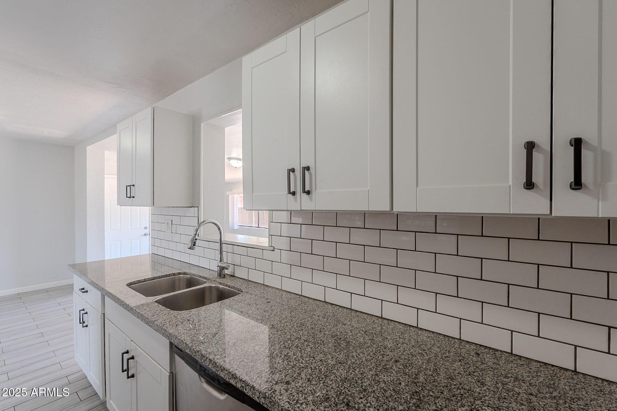 1526 West North Lane Phoenix, AZ 85021 - Photo 10 of 38 10-web-or-mls-North-10