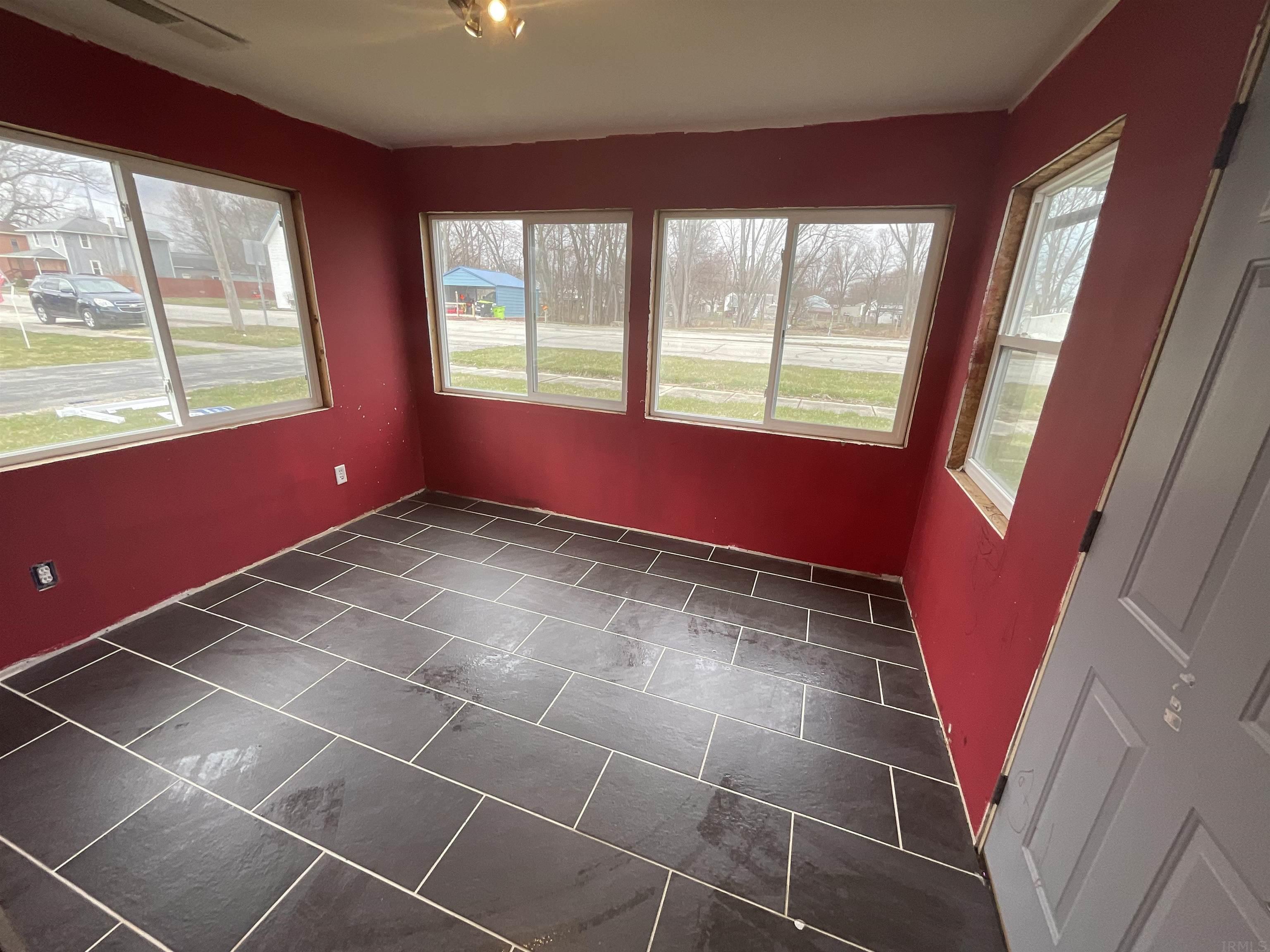 1429 Riverside Drive Huntington, IN 46750 - Photo 5 of 9 Gallery Image 5