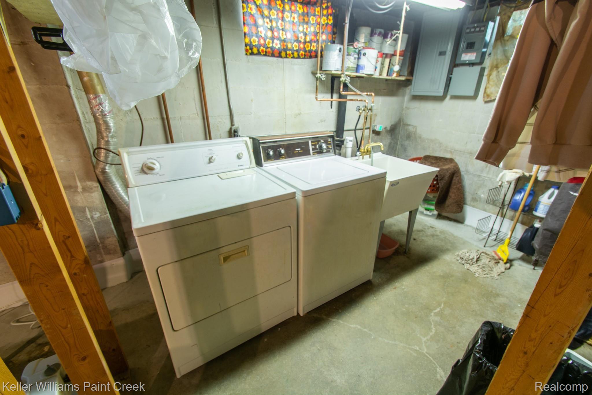11245 Pardee Road Taylor, MI 48180 - Photo 22 of 28 11245 Pardee-Basement 2.jpg
