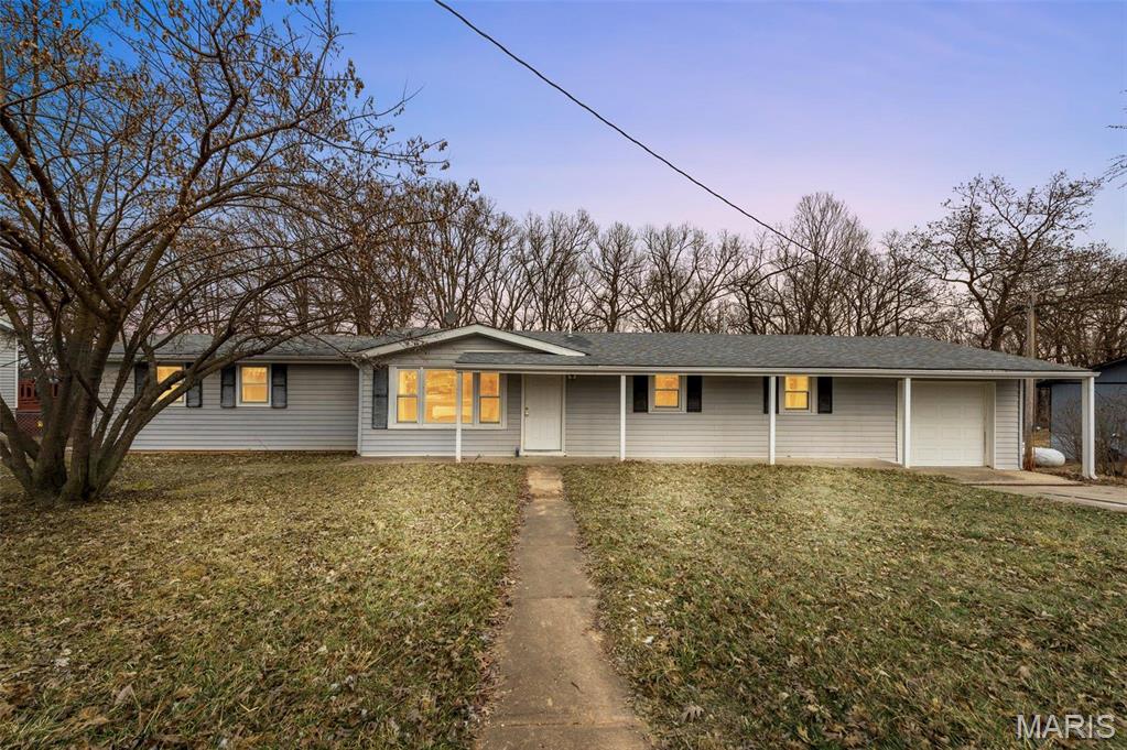 127 Davis Road Troy, MO 63379 - Photo 2 of 29