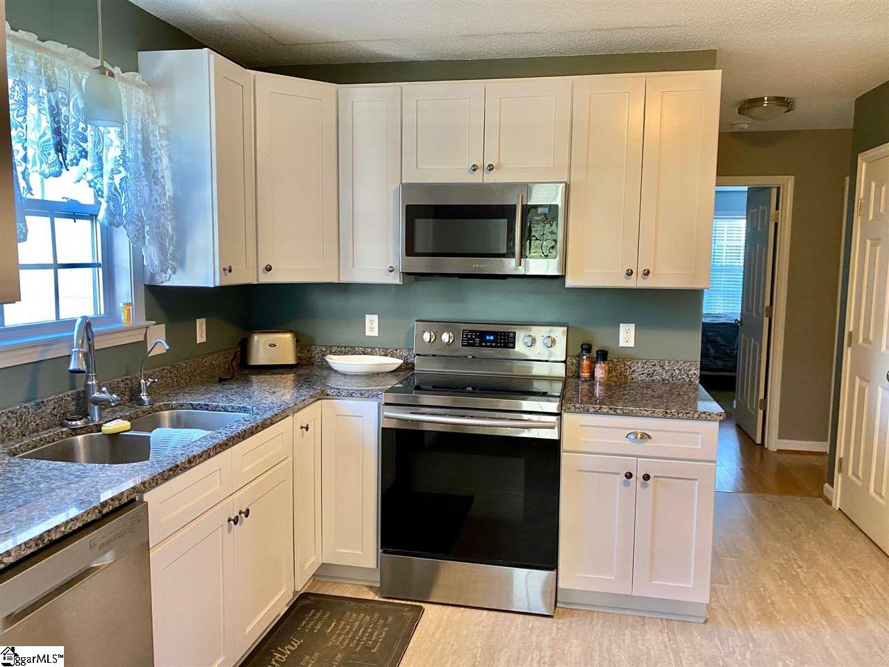 1325 Goodjoin Road Campobello, SC 29322 - Photo 2 of 29