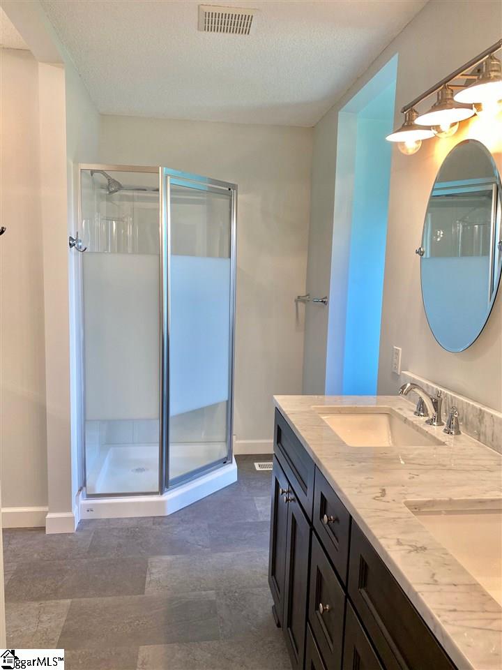 1325 Goodjoin Road Campobello, SC 29322 - Photo 16 of 29