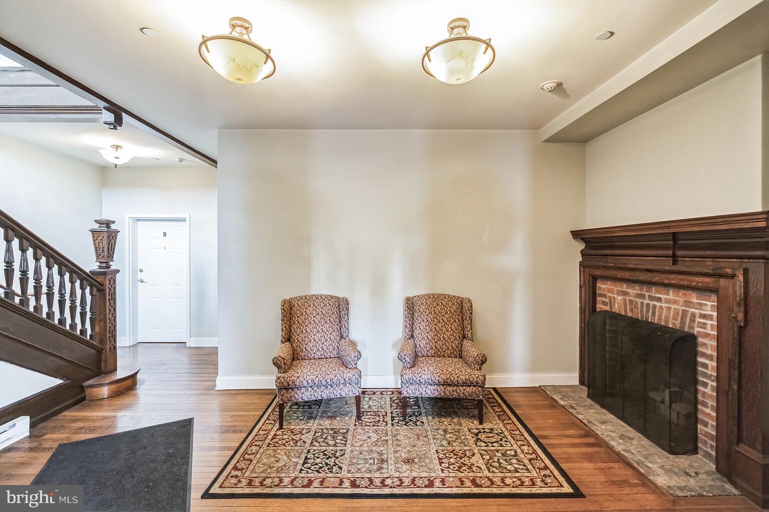 7220 Ridge Avenue, Unit G Philadelphia, PA 19128 - Photo 3 of 19 Building Entryway
