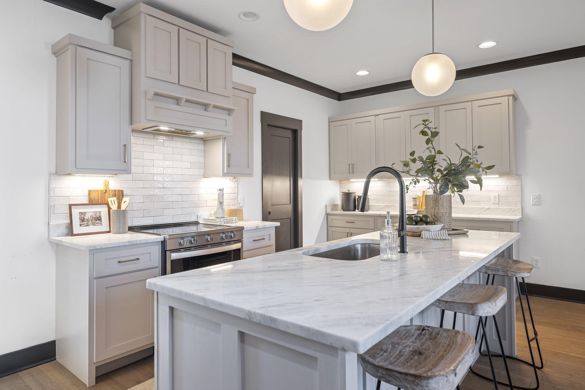 1832 Madison Street Chattanooga, TN 37408 - Photo 9 of 33 15-web-or-mls-DSC_8535