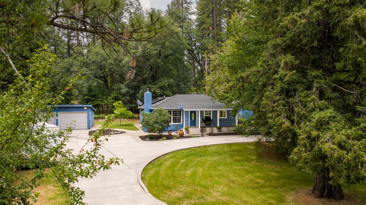 12160 McCourtney Road Grass Valley, CA 95949 - Photo 3 of 29