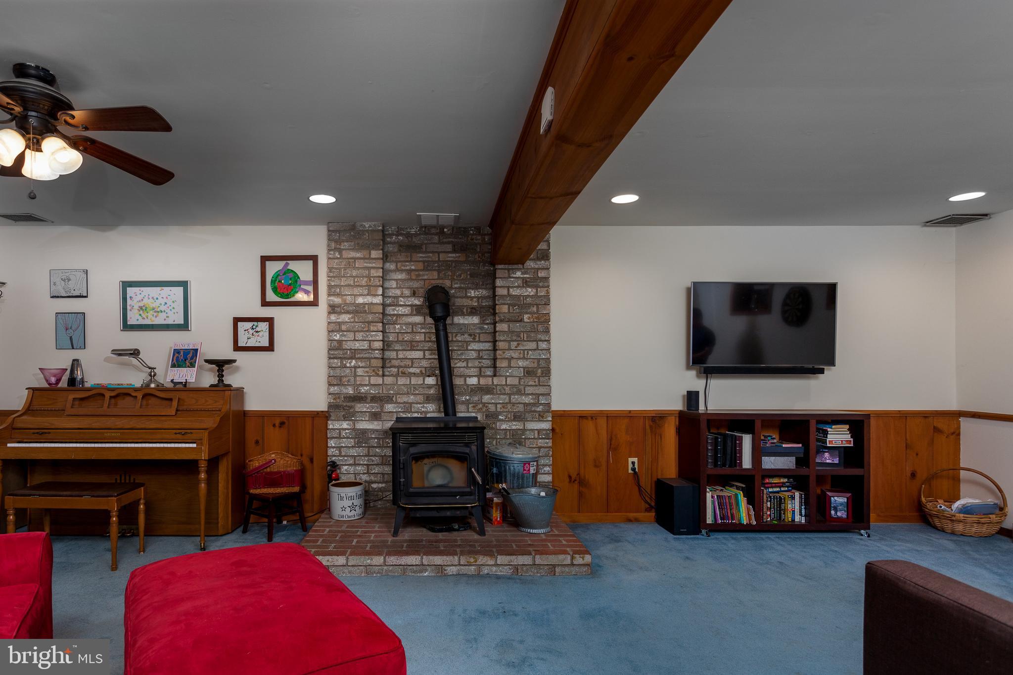 3240 Church View Road Coopersburg, PA 18036 - Photo 20 of 53 Family Room