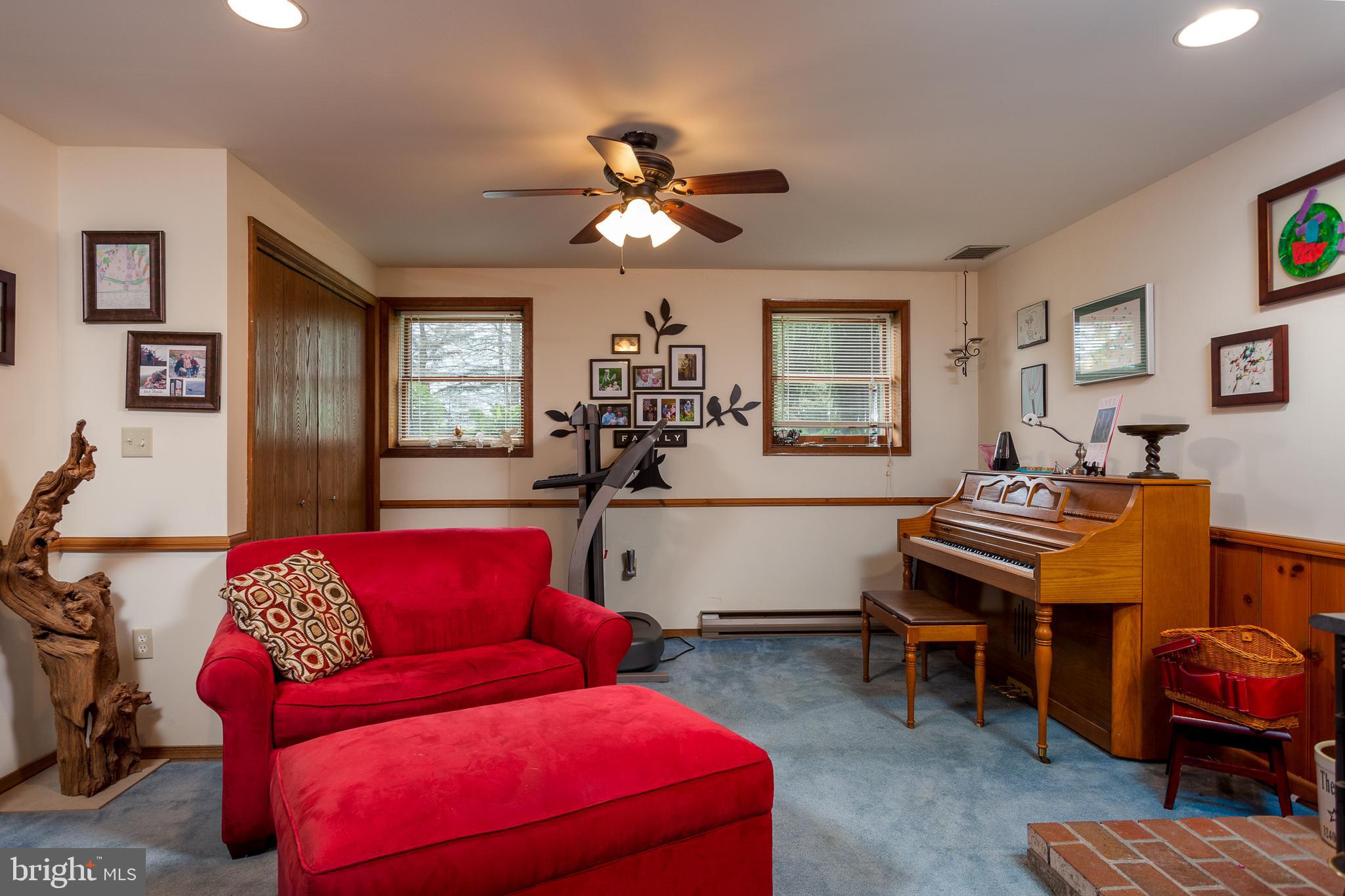 3240 Church View Road Coopersburg, PA 18036 - Photo 23 of 53 Family Room