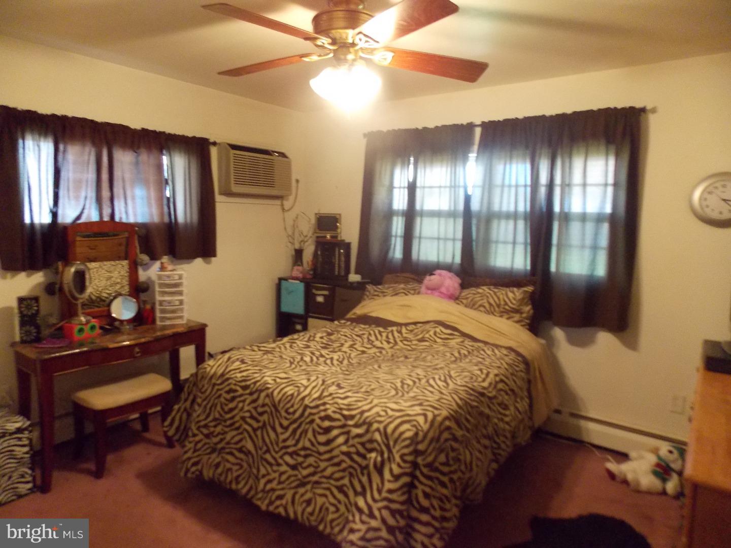 41 Jasmine Road Levittown, PA 19056 - Photo 16 of 21