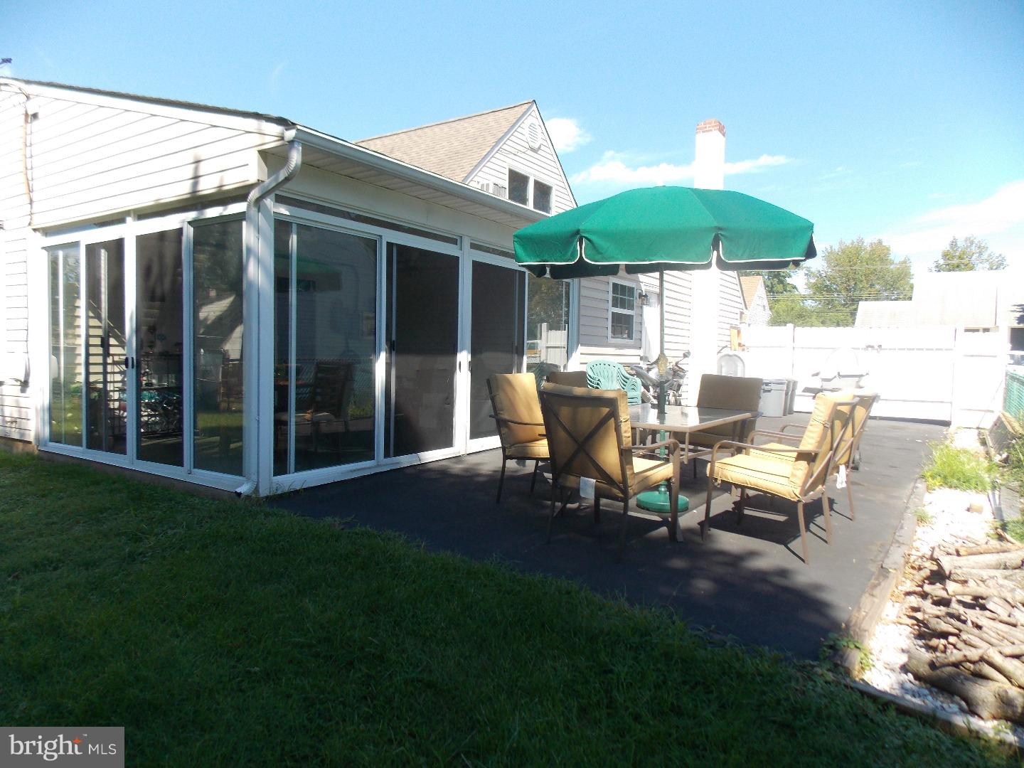 41 Jasmine Road Levittown, PA 19056 - Photo 4 of 21