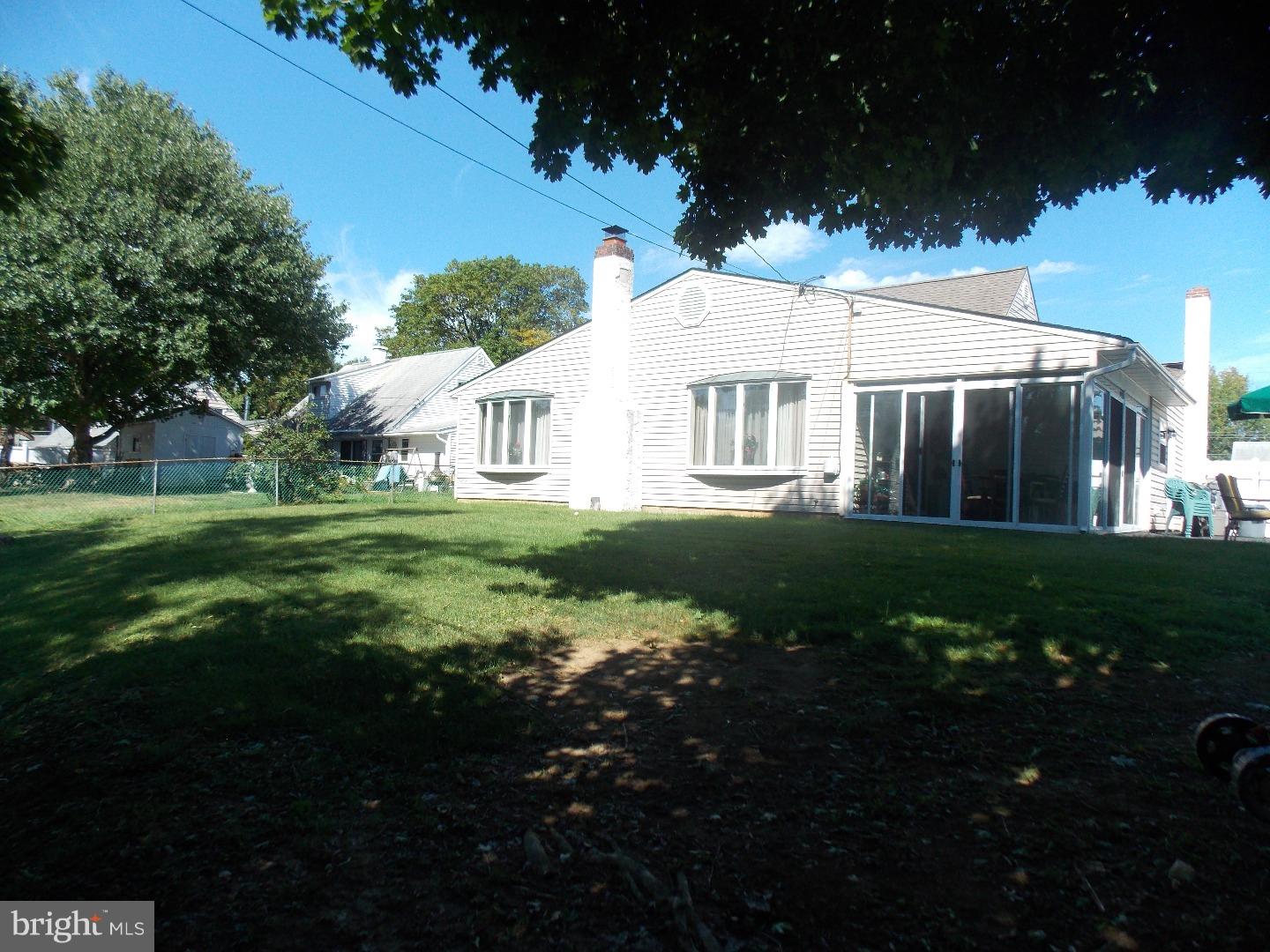41 Jasmine Road Levittown, PA 19056 - Photo 6 of 21