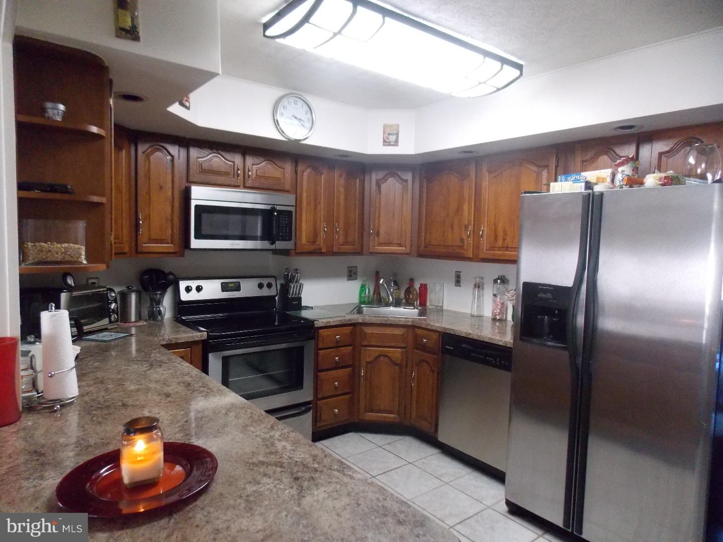 41 Jasmine Road Levittown, PA 19056 - Photo 8 of 21