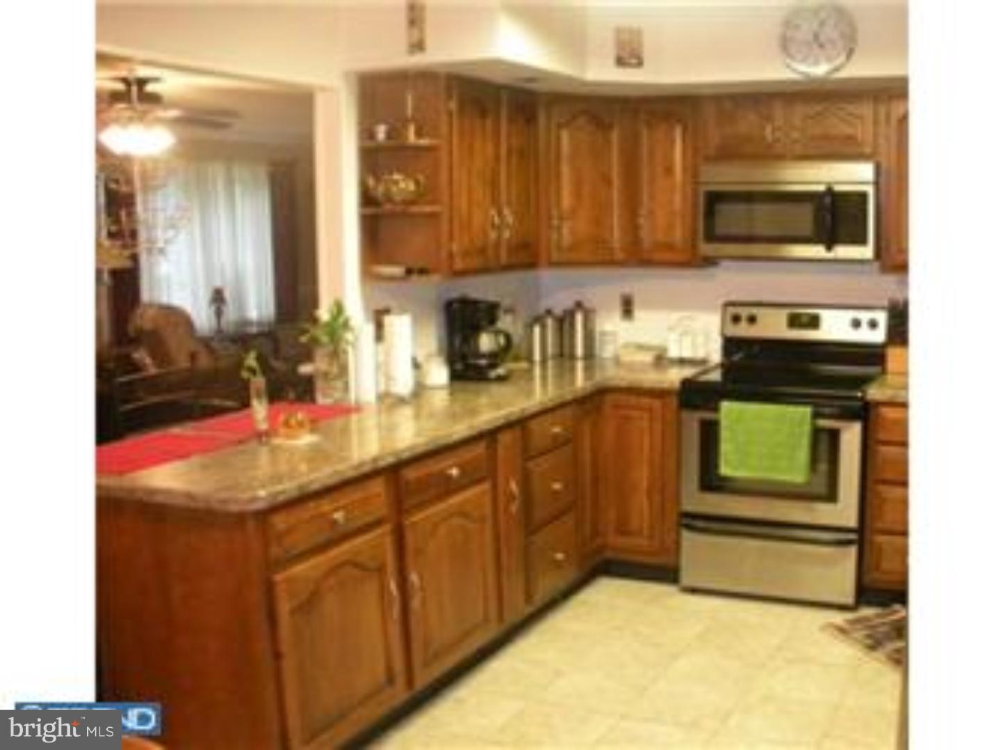 41 Jasmine Road Levittown, PA 19056 - Photo 9 of 21