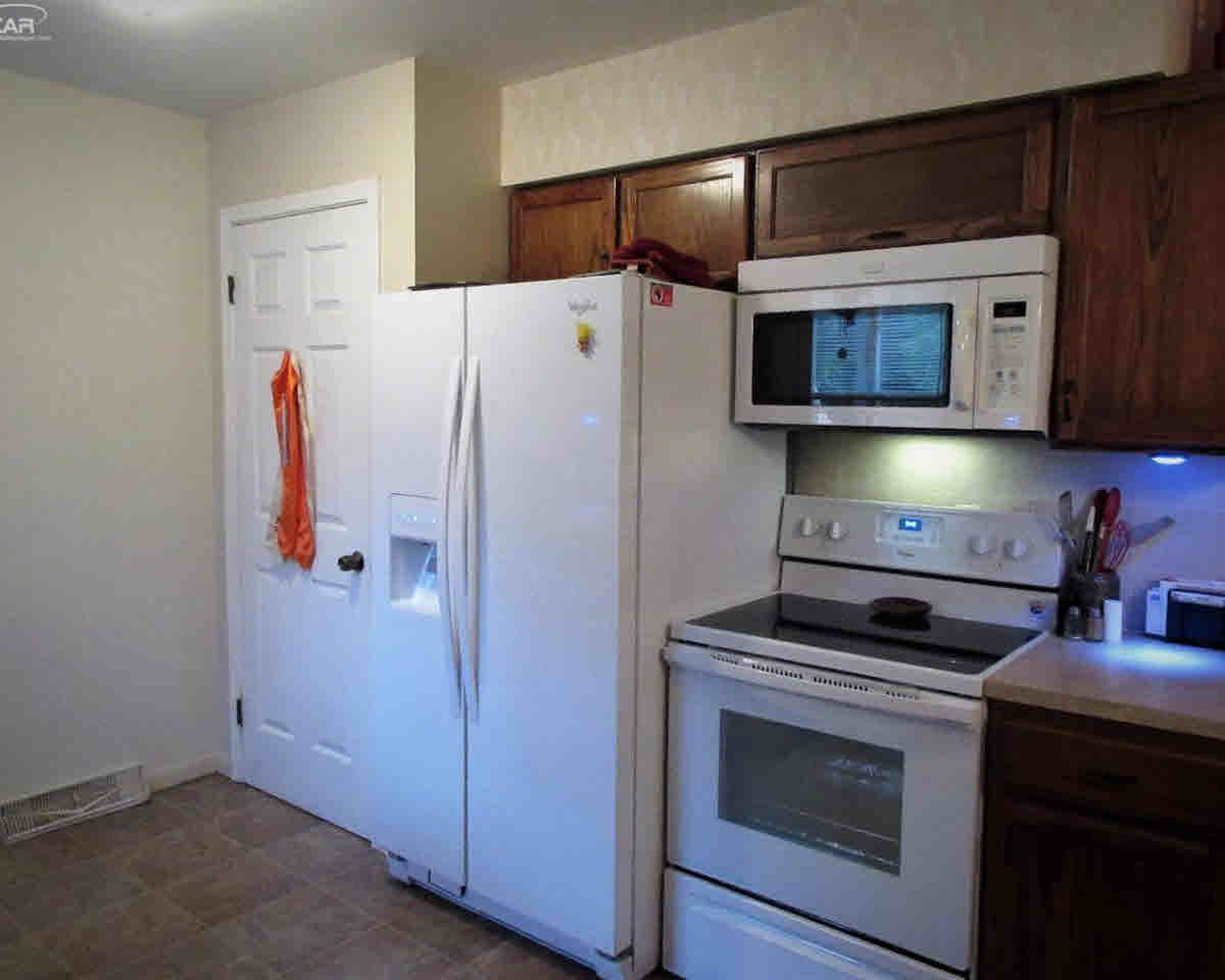 6321 North Webster Road Mount Morris, MI 48458 - Photo 6 of 26 21311165-5.JPG