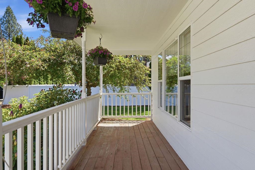 4406 East Woodglen Road Mead, WA 99021 - Photo 5 of 48