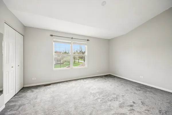 $250,000 | 2203 Flagstone Lane, Unit 2203, Carpentersville, IL 60110