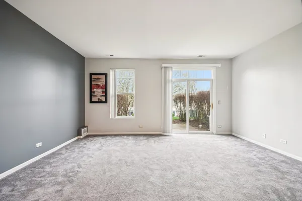 $250,000 | 2203 Flagstone Lane, Unit 2203, Carpentersville, IL 60110