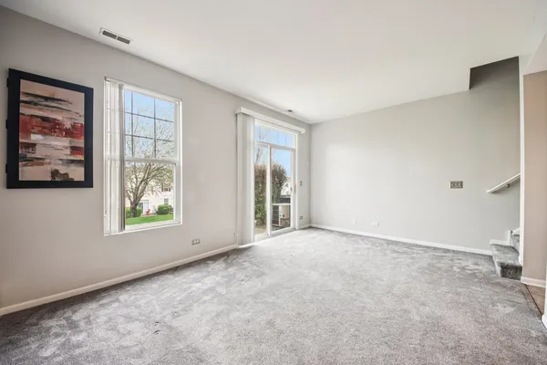 $250,000 | 2203 Flagstone Lane, Unit 2203, Carpentersville, IL 60110