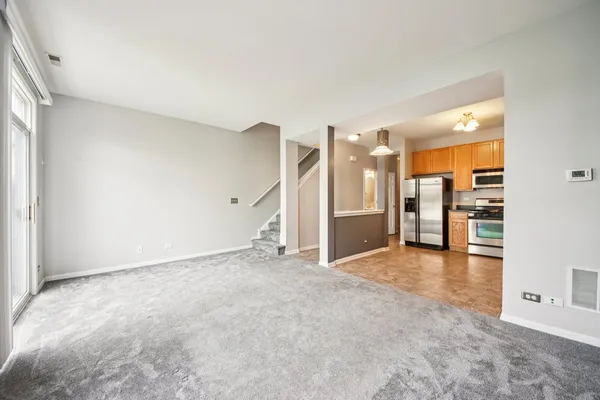 $250,000 | 2203 Flagstone Lane, Unit 2203, Carpentersville, IL 60110