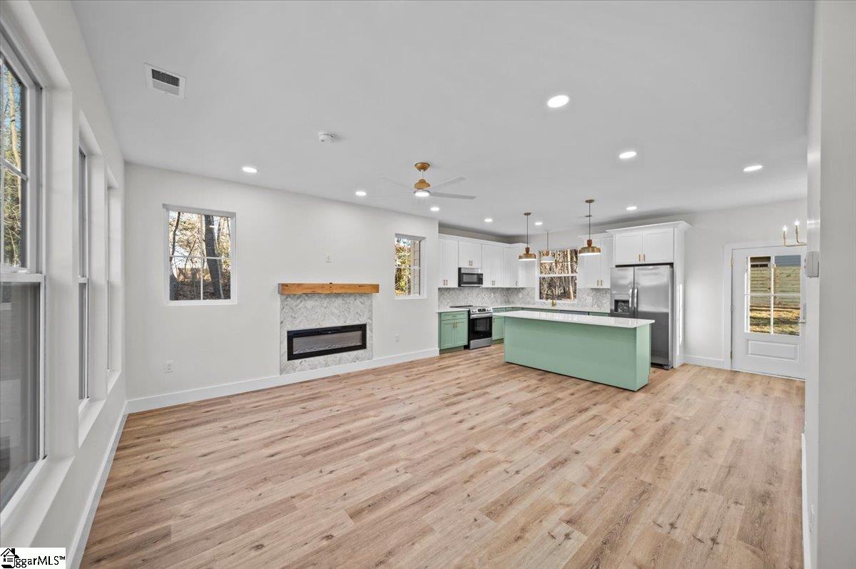 102 Hillandale Road Greenville, SC 29609 - Photo 3 of 25 Gallery Image 3