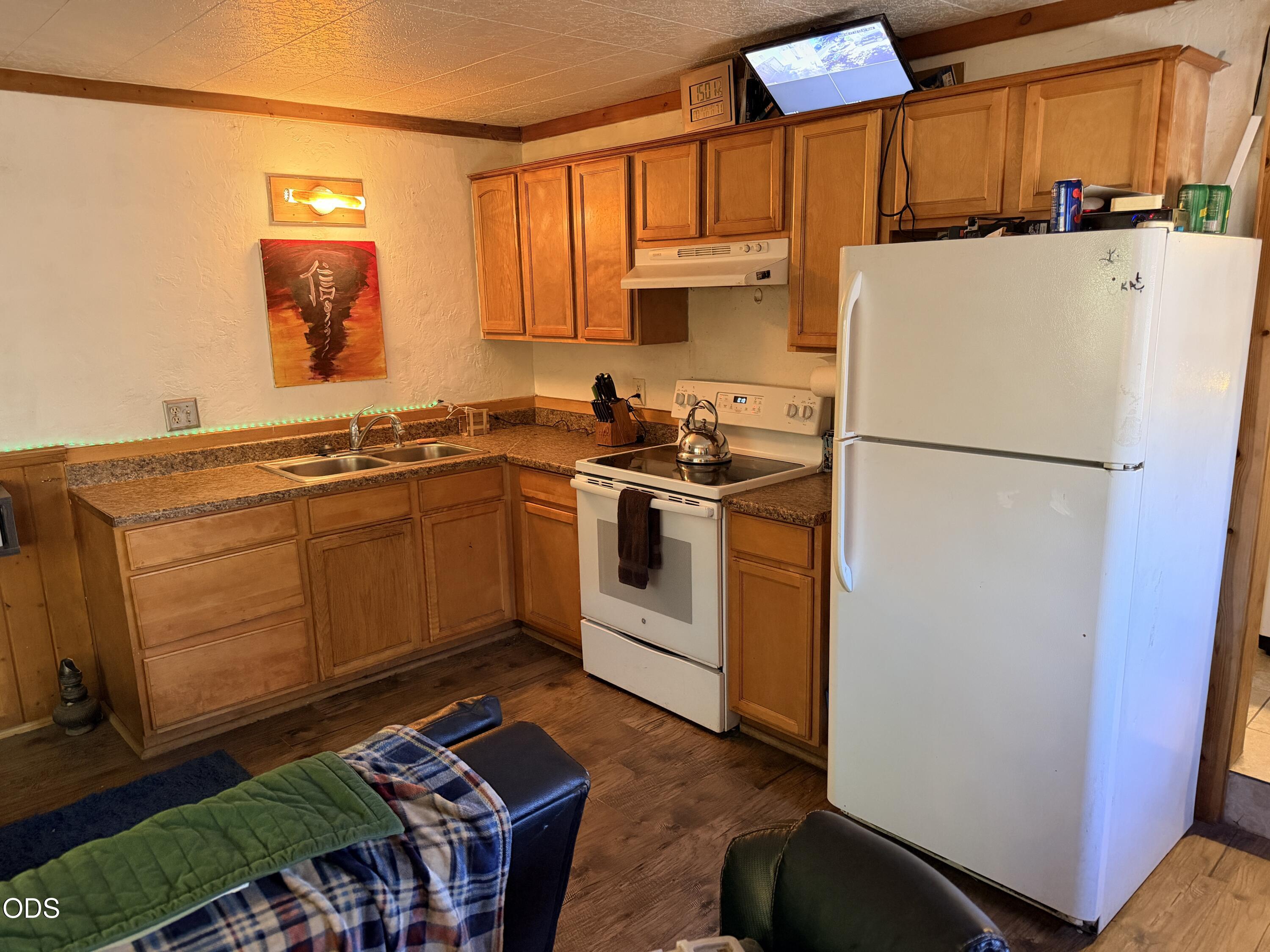 862 Northeast 8th Street Bend, OR 97701 - Photo 11 of 18