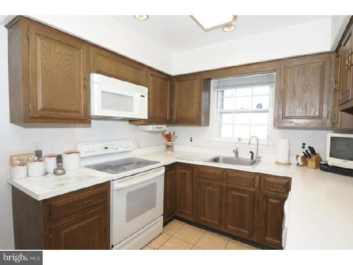 286 Barwynne Road Wynnewood, PA 19096 - Photo 8 of 20 Kitchen