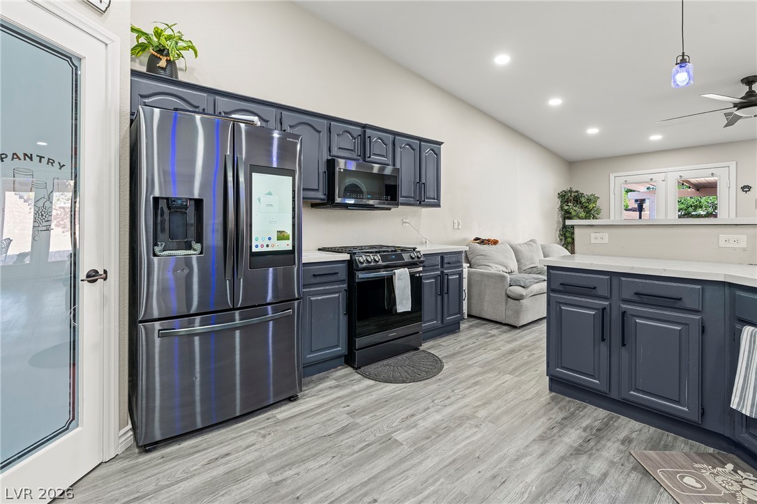 104 Iridescent Street Henderson, NV 89012 - Photo 4 of 25