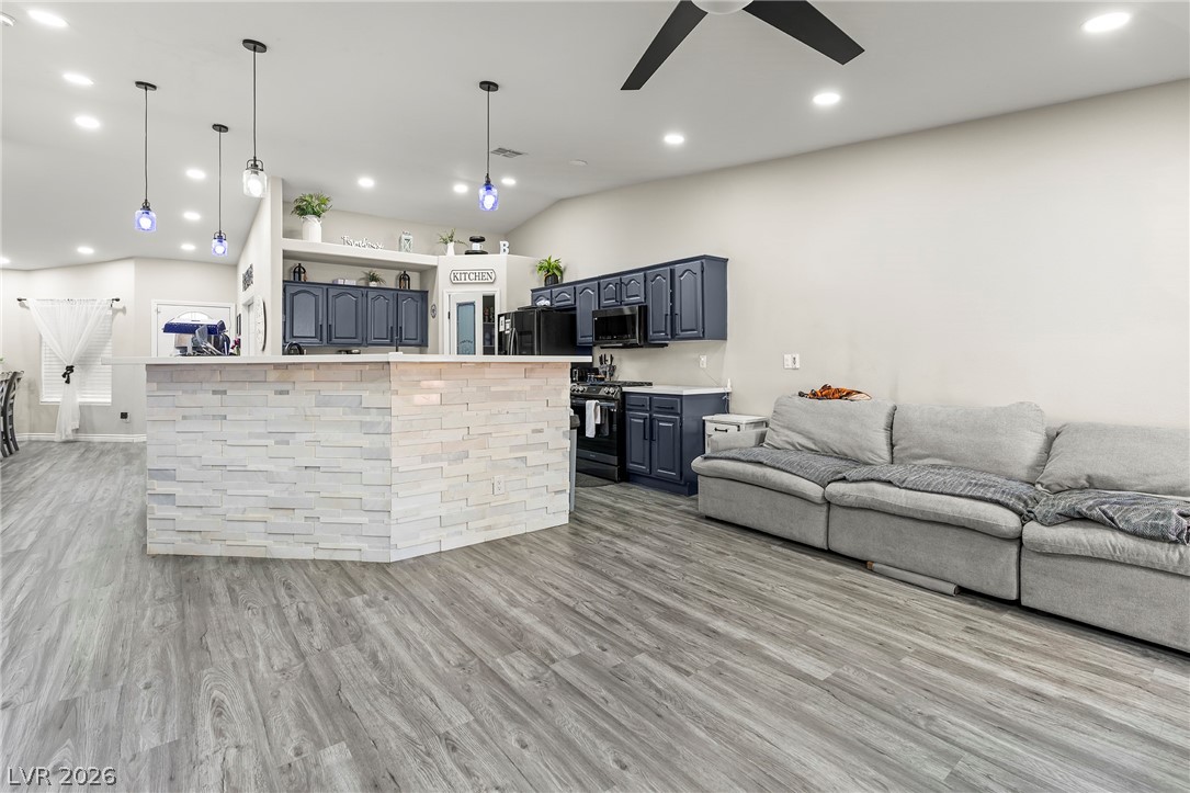104 Iridescent Street Henderson, NV 89012 - Photo 5 of 25