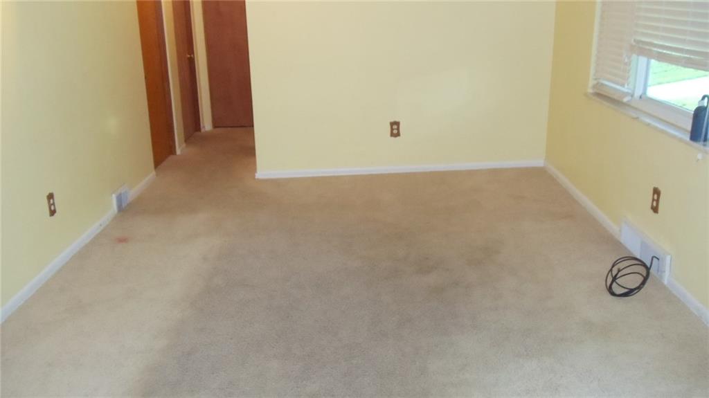 231 Bebout Road Venetia, PA 15367 - Photo 7 of 13 Living Room