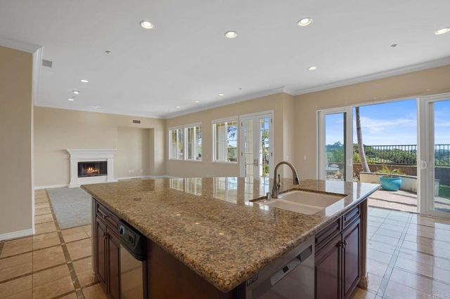 a view of yard with green space