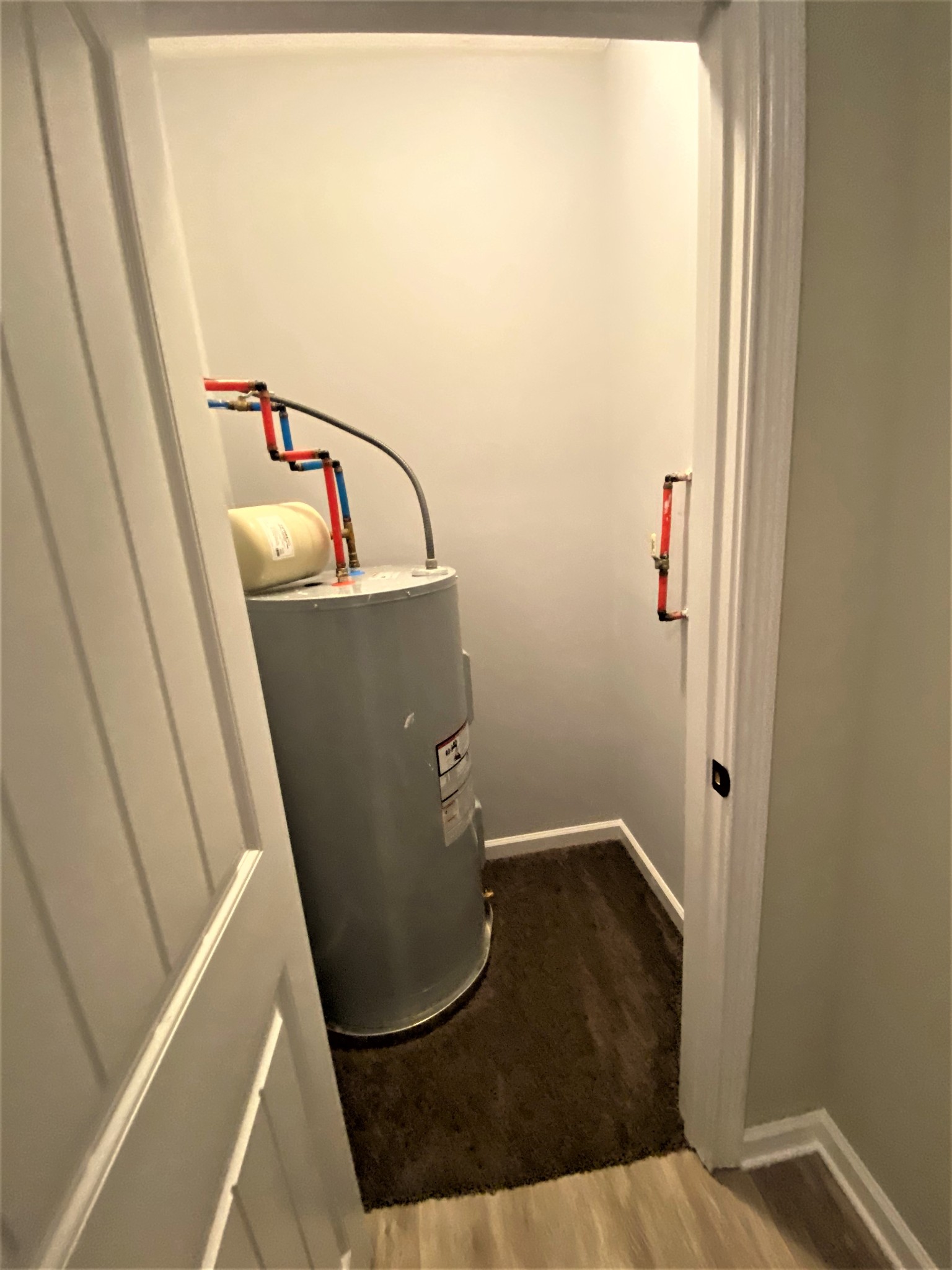 4200 Station Road Cunningham, TN 37052 - Photo 28 of 37 a view of utility room