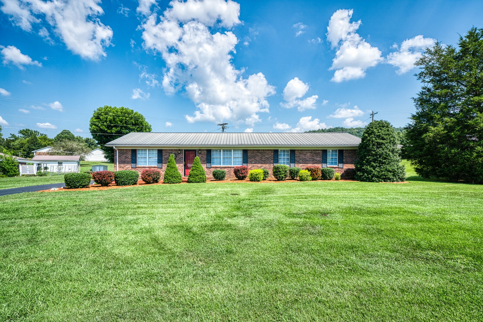 803 Riverside Circle Celina, TN 38551 - Photo 1 of 37 Gallery Image 1