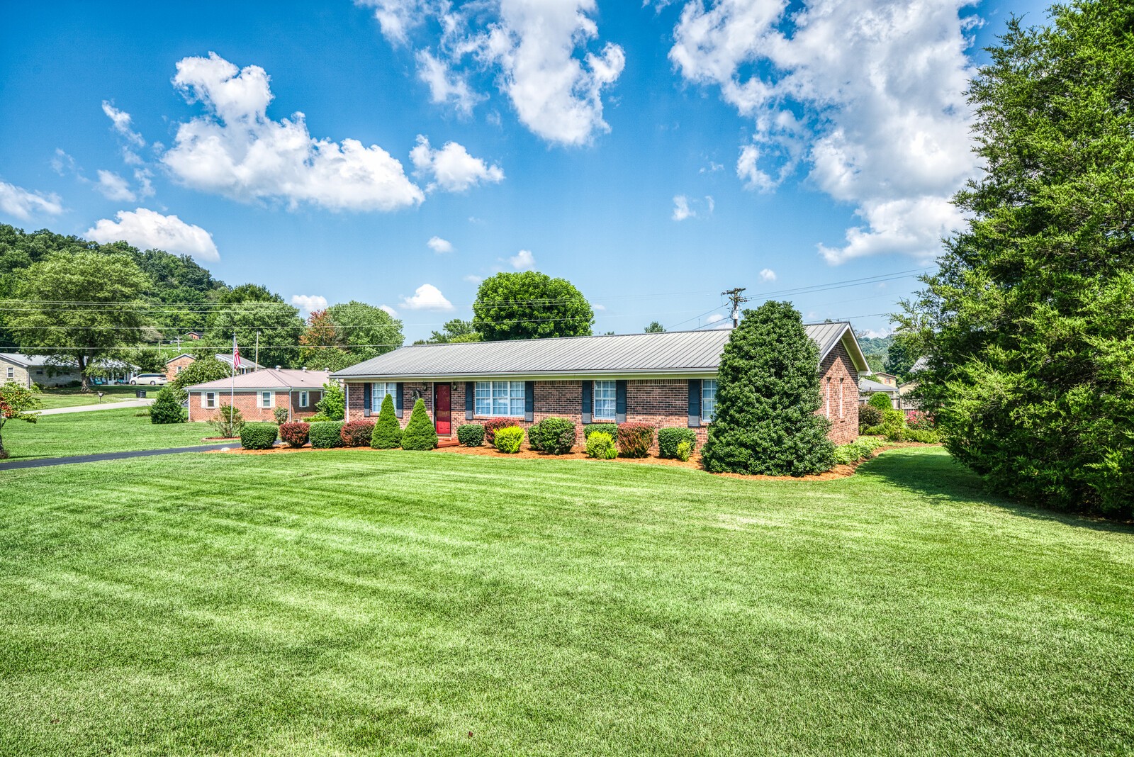 803 Riverside Circle Celina, TN 38551 - Photo 2 of 37 Gallery Image 2