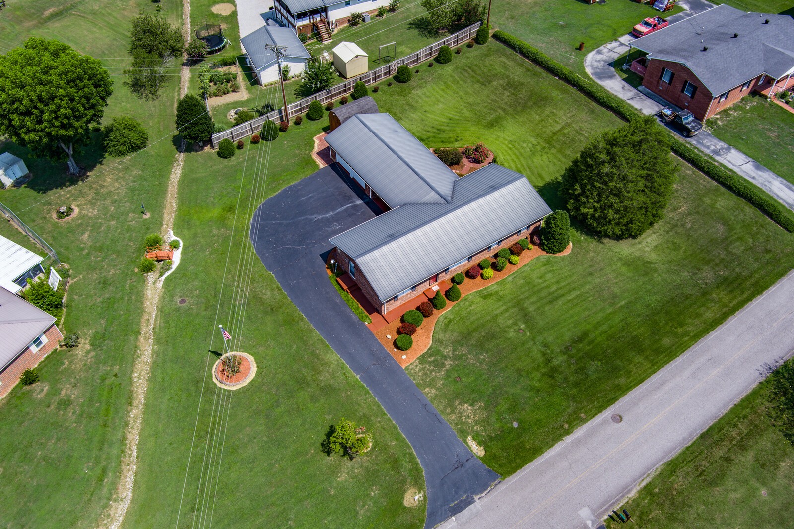 803 Riverside Circle Celina, TN 38551 - Photo 33 of 37 Gallery Image 33