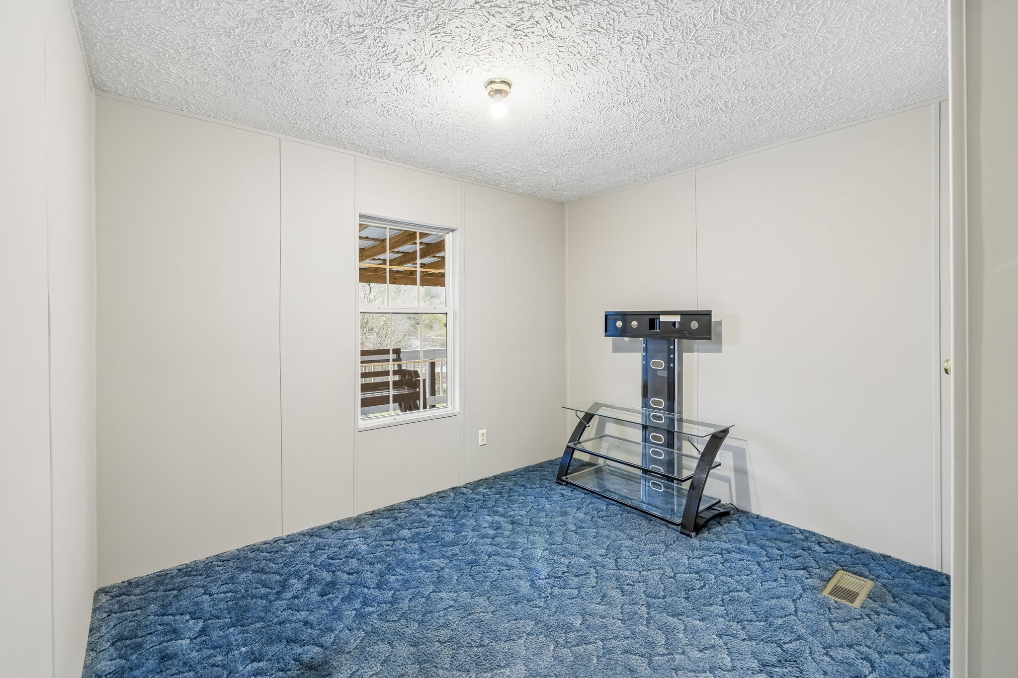 47 Riddleton Circle Riddleton, TN 37151 - Photo 29 of 46 a room with gym equipment and a window