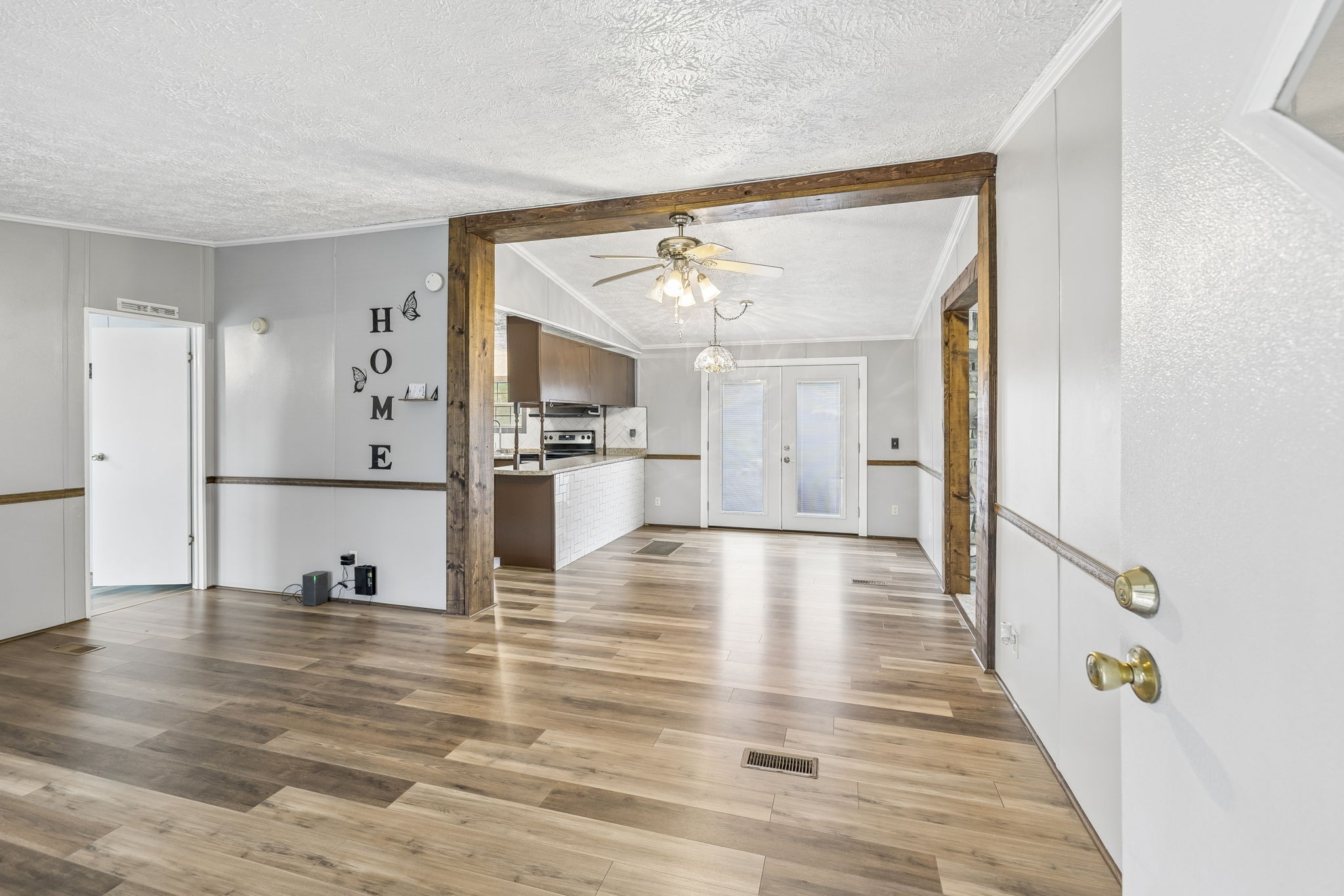 47 Riddleton Circle Riddleton, TN 37151 - Photo 3 of 46 a view of living room with furniture and flat screen tv