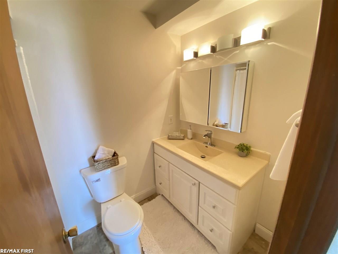 45950 Edgewater Street Chesterfield, MI 48047 - Photo 5 of 44