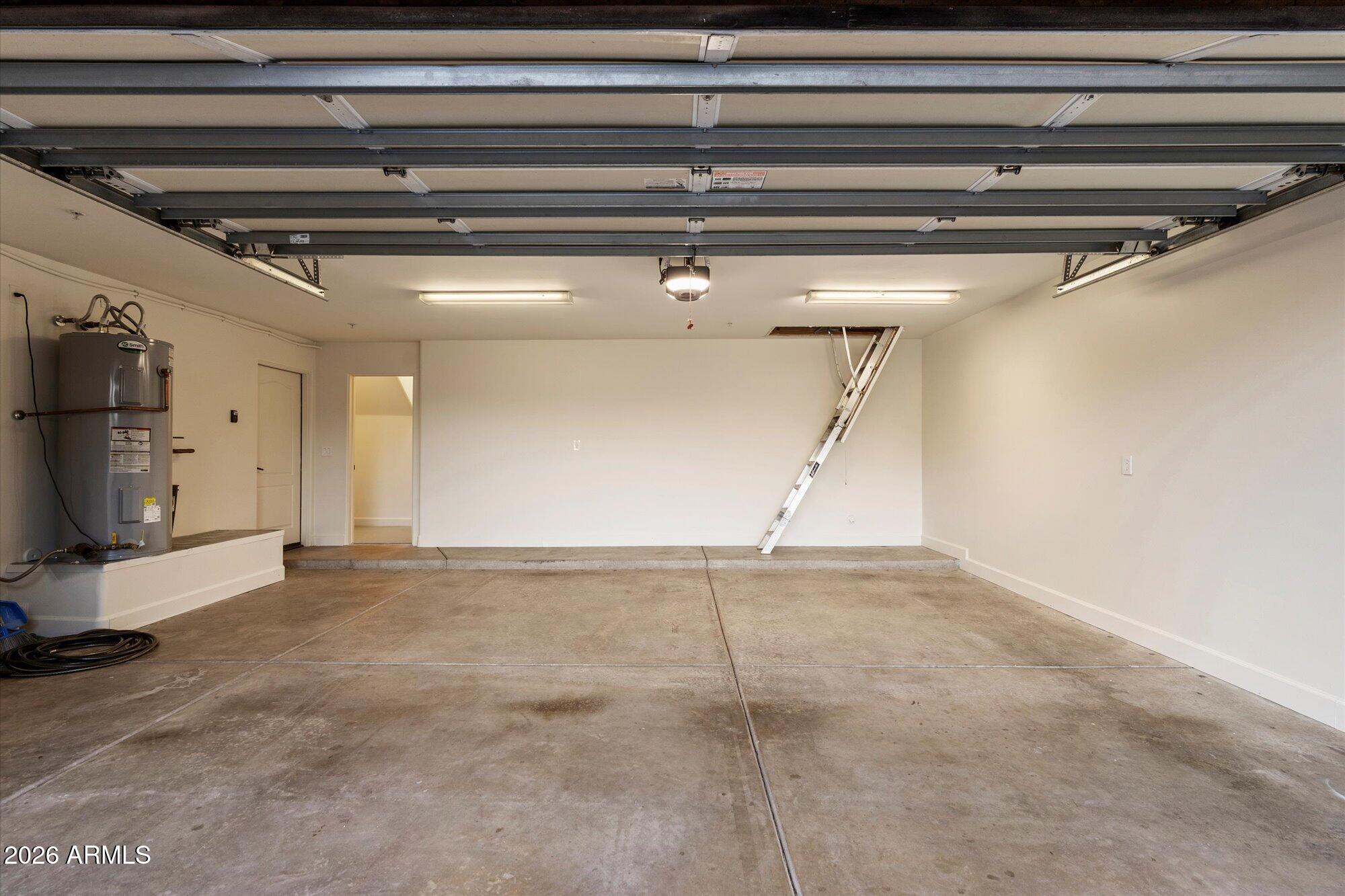 6123 West Alameda Road Glendale, AZ 85310 - Photo 37 of 39 a view of an empty room