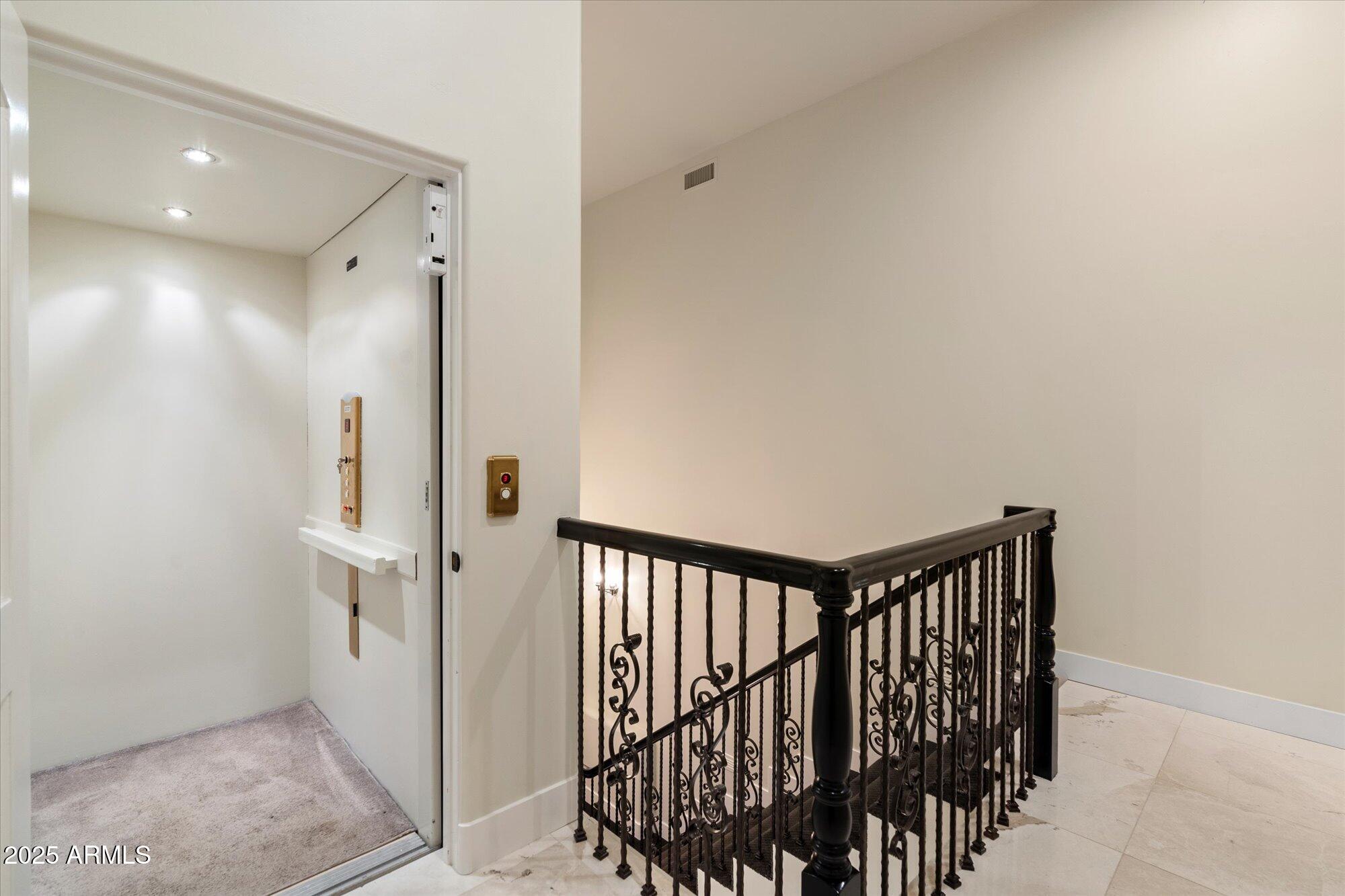 6123 West Alameda Road Glendale, AZ 85310 - Photo 7 of 8 a view of a hallway