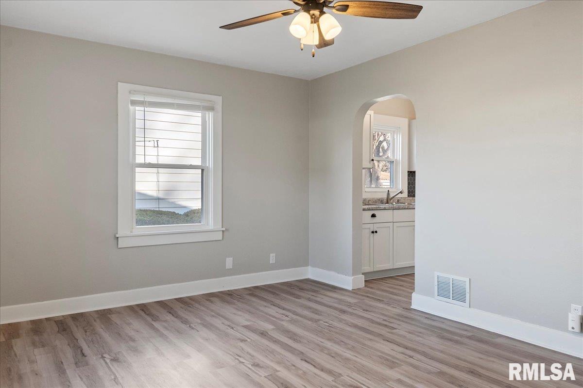 1036 North Bond Street Springfield, IL 62702 - Photo 4 of 31