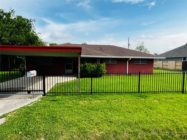 $2,500 | 13421 Utica Street, Houston, TX 77015