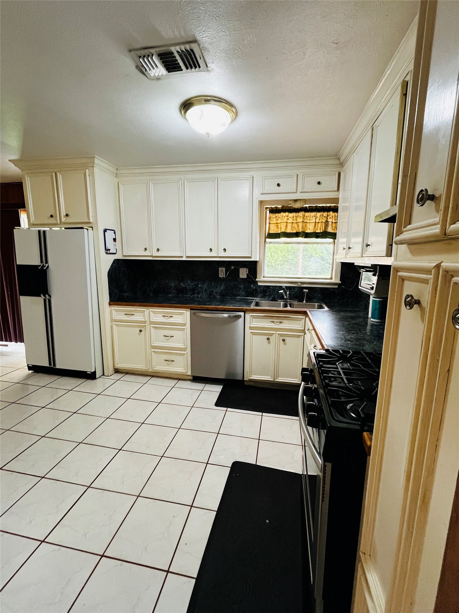 13421 Utica Street Houston, TX 77015 - Photo 17 of 43