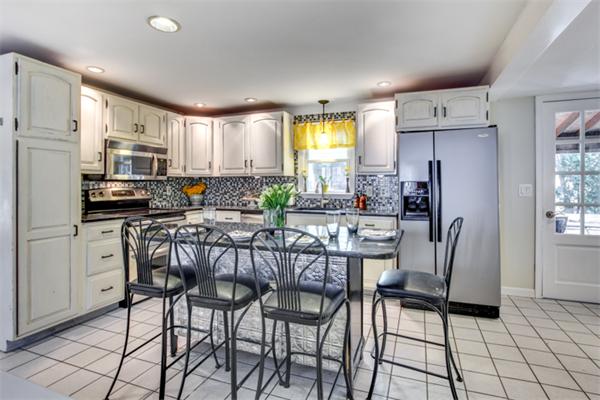 2 Brookfield Road Tewksbury, MA 01876 - Photo 9 of 30 Gallery Image 9