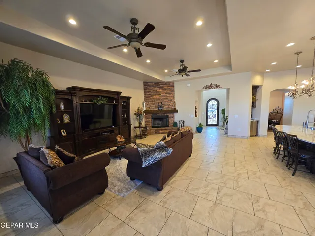 $868,900 | 3370 Opitz Road, Anthony, NM 88021