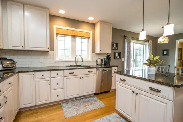 $459,900 | 14 Eagle Ridge Court, North Mankato, MN 56003