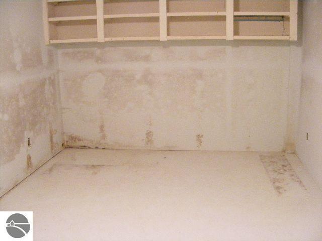 13591 South Bugai Road Traverse City, MI 49684 - Photo 11 of 15 1712273-10.JPG