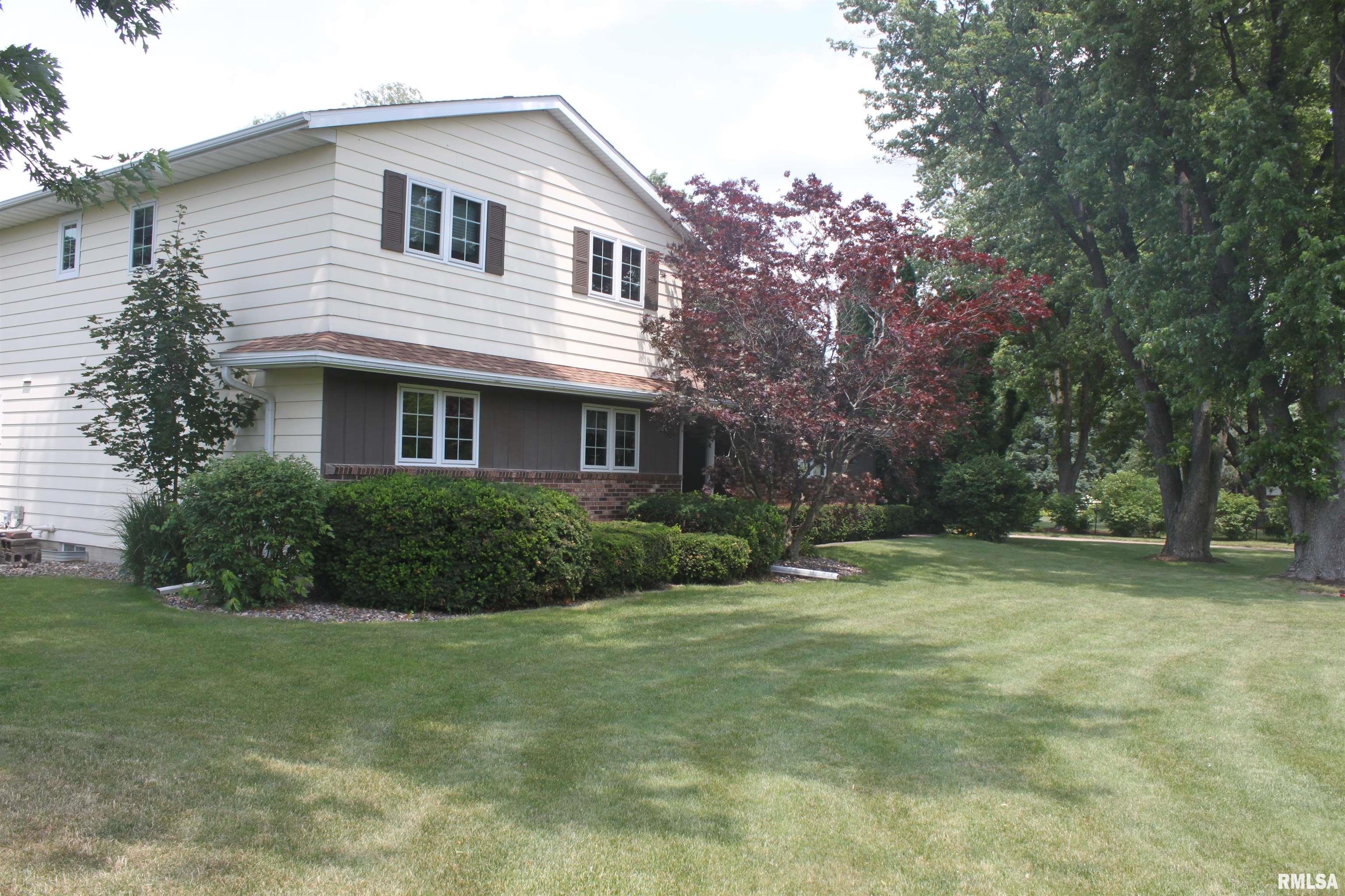 17226 Cedar Road East Moline, IL 61244 - Photo 1 of 32 Gallery Image 1
