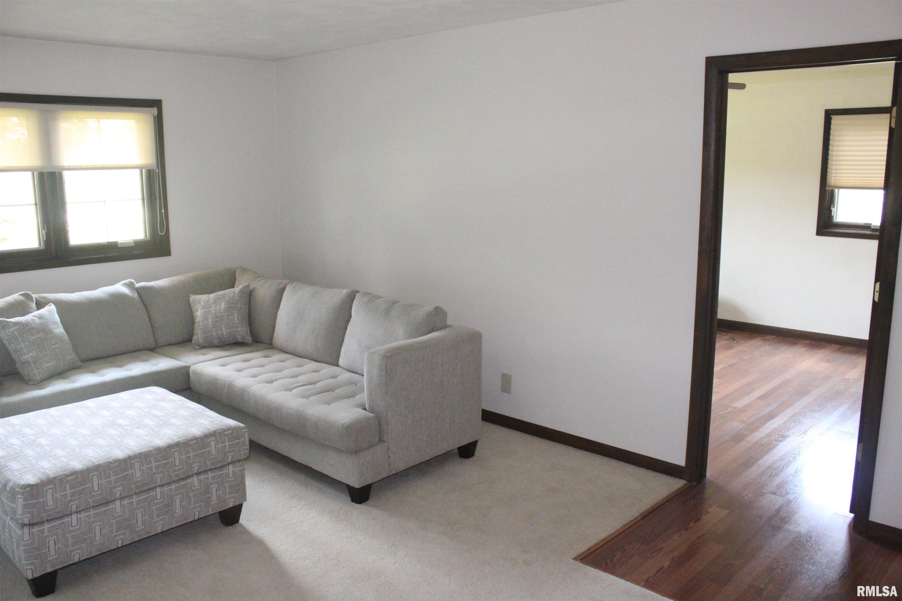 17226 Cedar Road East Moline, IL 61244 - Photo 11 of 32 Gallery Image 11