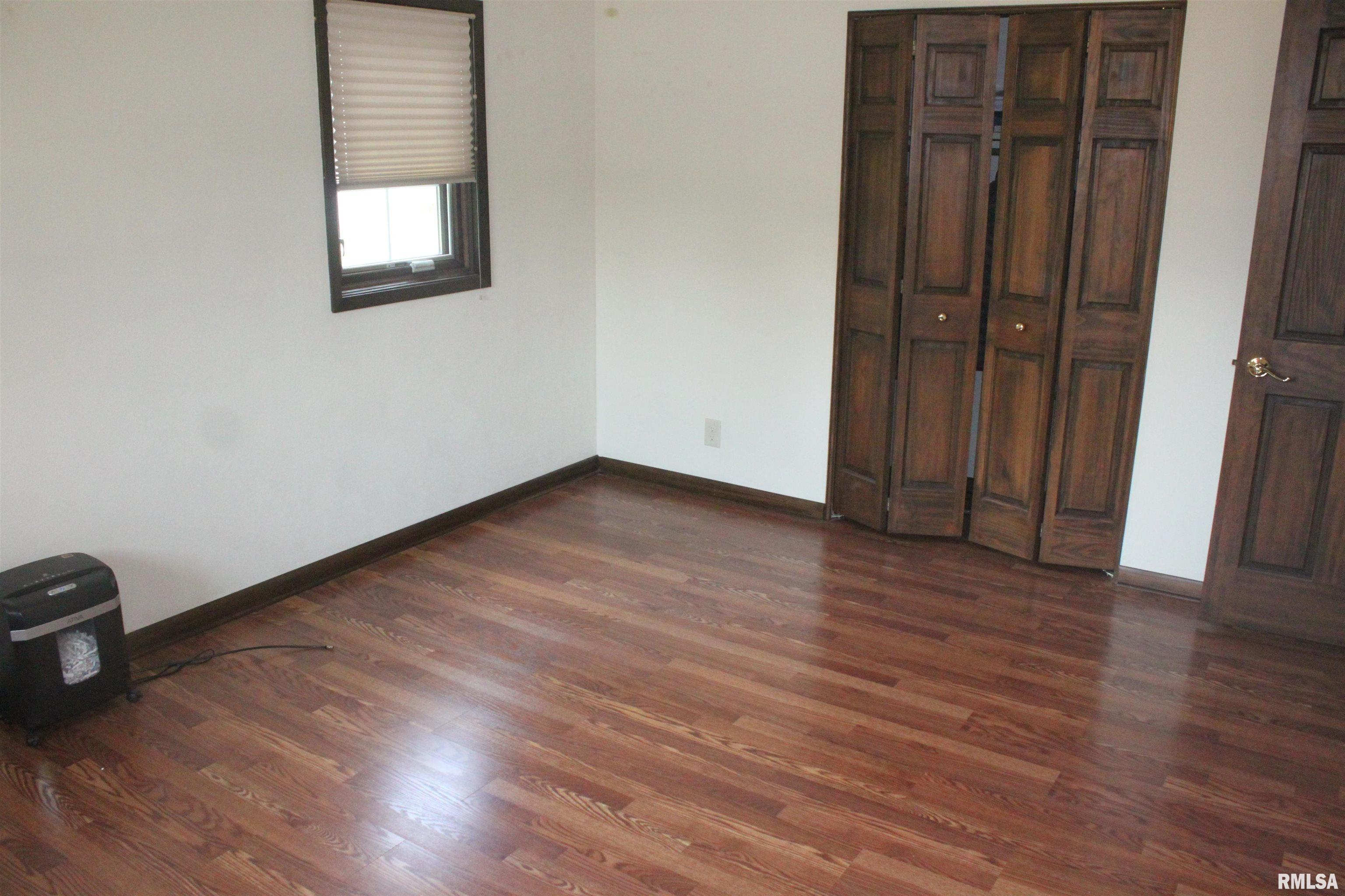 17226 Cedar Road East Moline, IL 61244 - Photo 12 of 32 Gallery Image 12